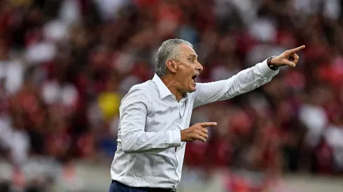 RJ - RIO DE JANEIRO - 22/10/2023 - BRASILEIRO A 2023, FLAMENGO X VASCO - Tite tecnico do Flamengo durante partida contra o Vasco no estadio Maracana pelo campeonato Brasileiro A 2023. Foto: Thiago Ribeiro/AGIF