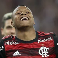 Matheus França faz gol na Inglaterra e torcida do Flamengo vibra