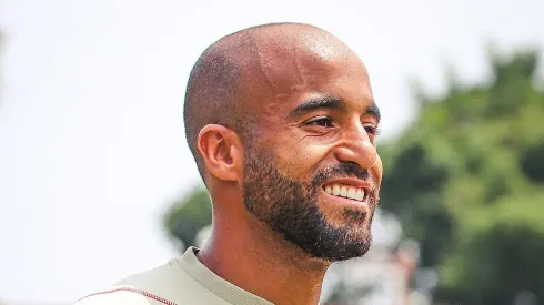 Foto: Divulgação / Facebook do São Paulo FC - Lucas Moura em atividade no CT