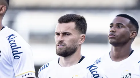 SP - SANTOS - 05/08/2023 - BRASILEIRO A 2023, SANTOS X ATHLETICO-PR - Lucas Lima jogador do Santos durante partida contra o Athletico-PR no estadio Vila Belmiro pelo campeonato Brasileiro A 2023. Foto: Abner Dourado/AGIF