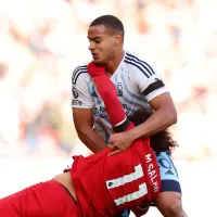 Murillo APRONTA em Anfield e vacilo chega na torcida do Corinthians