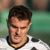 Torcida do Vasco DETONA arbitragem por expulsão de Vegetti no BR