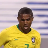 São Paulo monitora Douglas Costa e +3 atacantes
