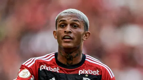 RJ - RIO DE JANEIRO - 30/09/2023 - BRASILEIRO A 2023, FLAMENGO X BAHIA - Wesley jogador do Flamengo durante partida contra o Bahia no estadio Maracana pelo campeonato Brasileiro A 2023. Foto: Thiago Ribeiro/AGIF