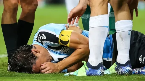 Foto: Pedro H. Tesch/AGIF - Geromel acabou sendo substituído com dores