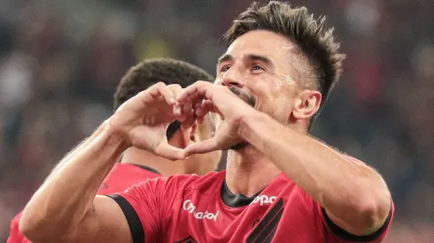 Atacante não ficou em silêncio ao ser questionado sobre o Corinthians - Foto: Robson Mafra/AGIF.