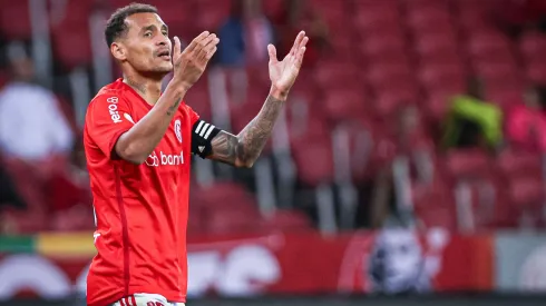 Foto: Maxi Franzoi/AGIF - Alan Patrick contrariou Coudet