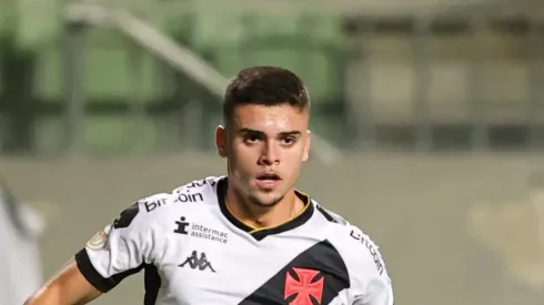 Foto: Gilson Lobo/AGIF - Gabriel Pec marca gol irregular