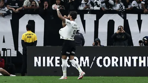 Yuri Alberto, jogador do Corinthians, comemora seu gol durante partida contra o Athletico-PR pelo Campeonato Brasileiro. Fabio Giannelli/AGIF