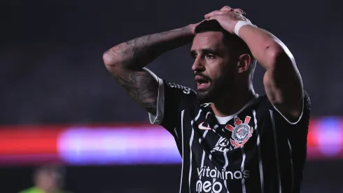 Renato AUgusto imobilizou braço esquerdo e fará exames na segunda (6). Ettore Chiereguini/AGIF