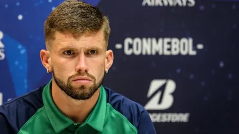 Caio Henrique foi revelado no Santos e vem fazendo recuperação de cirurgia no Peixe - FOTO: LUCAS MERÇON / F.F.C.