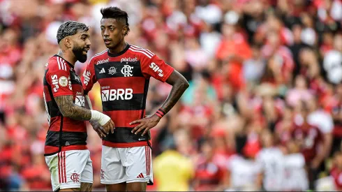 Gabigol e Bruno Henrique jogadores do Flamengo durante partida contra o America no estadio Maracana pelo campeonato Brasileiro A 2023. Foto: Thiago Ribeiro/AGIF
