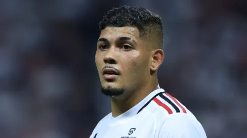 Centroavante fez o gol que garantiu os 3 pontos ao São Paulo - Foto: Marcello Zambrana/AGIF.