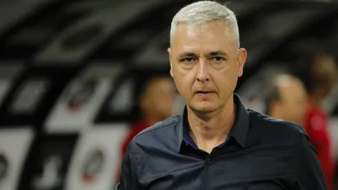 Foto: Daniel Vorley/AGIF - Tiago Nunes dirigiu o Corinthians em 2020