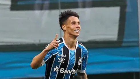 Ferreirinha jogador do Grêmio comemora seu gol na Arena do Grêmio Foto: Maxi Franzoi/AGIF