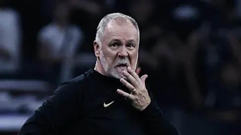 Mano Menezes tecnico do Corinthians durante partida contra o Atletico-MG no estadio Arena Corinthians pelo campeonato Brasileiro A 2023. Fabio Giannelli/AGIF
