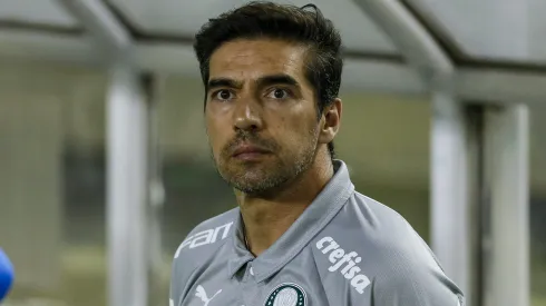 Abel Ferreira lembrou de Renato em coletiva após vitória do Palmeiras sobre o Inter – Foto: Ricardo Moreira/Getty Images)