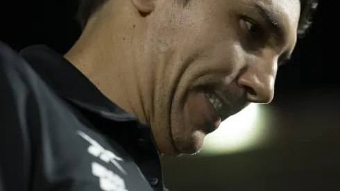 RJ - RIO DE JANEIRO - 09/11/2023 - BRASILEIRO A 2023, BOTAFOGO X GREMIO - Lucio Flavio tecnico do Botafogo durante partida contra o Gremio no estadio Sao Januario pelo campeonato Brasileiro A 2023. Foto: Jorge Rodrigues/AGIF