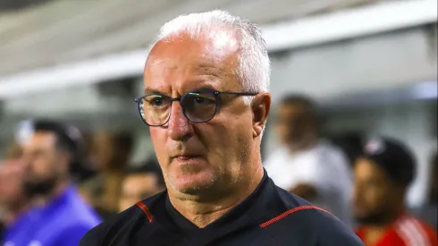 Dorival Junior técnico do São Paulo durante partida contra o Bragantino na Vila Belmiro pelo campeonato Brasileiro A 2023. Foto: Fernanda Luz/AGIF