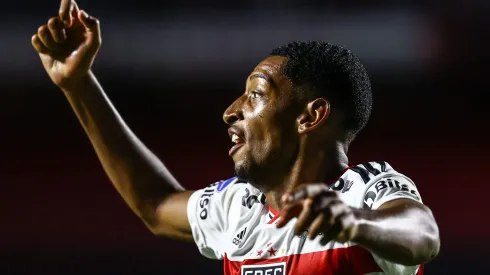 Talles Costa não caiu nas graças de Dorival e pode ser envolvido em troca com Fortaleza – Foto: Marcello Zambrana/AGIF