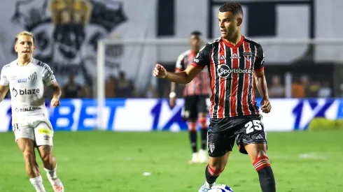 Foto: Marcello Zambrana/AGIF – Alisson levou a melhor sobre Soteldo