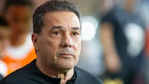 Vanderlei Luxemburgo viu Cruzeiro se aproximar de concorrente para assumir na reta final do BR - Foto: Fernando Moreno/AGIF