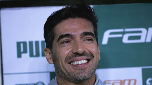 Abel, do Palmeiras, tem vida facilitada com tropeços dos rivais. Foto: Ettore Chiereguini/AGIF