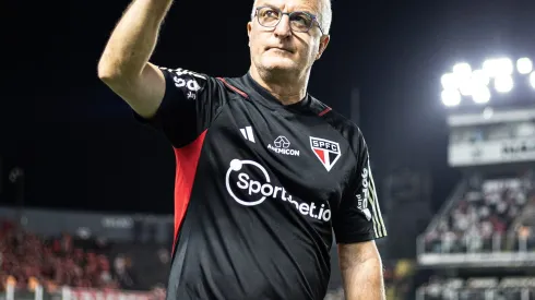Dorival Junior tecnico do São Paulo durante partida contra o Bragantino no estadio Vila Belmiro pelo campeonato Brasileiro A 2023. Foto: Abner Dourado/AGIF