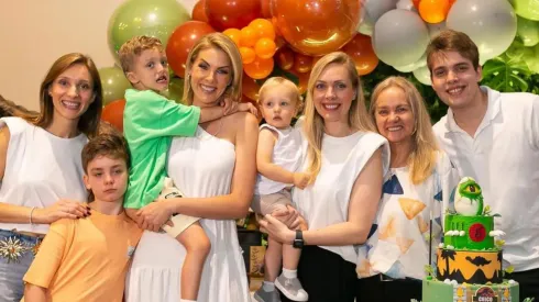 As irmãs Isabel Hickmann, Fernanda Hickmann e Ana Hickmann — Foto: Instagram/Reprodução