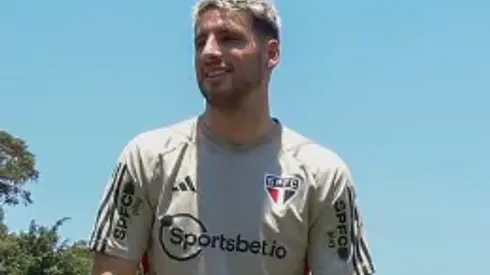 Calleri retorna ao CT após cirurgia no tornozelo. Miguel Schincariol / saopaulofc