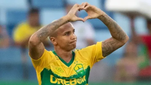 Artilheiro do Cuiabá interessa ao Grêmio -Foto: Gil Gomes/AGIF