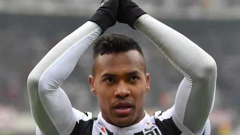 Alex Sandro não ficará na Juventus a partir de janeiro e Corinthians entra na jogada - Foto: Valerio Pennicino/Getty Images