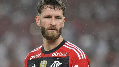 Léo Pereira é alvo de possível proposta astronômica do Al-Hilal, de Jorge Jesus - Foto: Thiago Ribeiro/AGIF