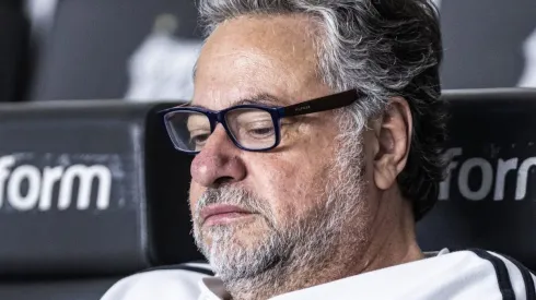 Julio Casares presidente do Sao Paulo durante partida contra o Bragantino no estadio Vila Belmiro pelo campeonato Brasileiro A 2023. Foto: Abner Dourado/AGIF