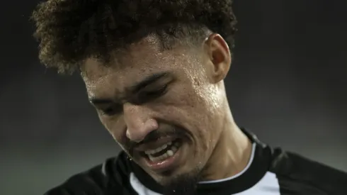 Adryelson foi expulso em jogo do Botafogo contra o Palmeiras - Foto: Jorge Rodrigues/AGIF