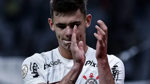 Foto: Fabio Giannelli/AGIF - Gabriel Moscardo defendendo o Corinthians em partida válida pelo Campeonato Brasileiro