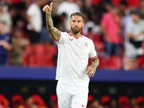 Após não assinar camisa, Sergio Ramos se retrata com a torcida