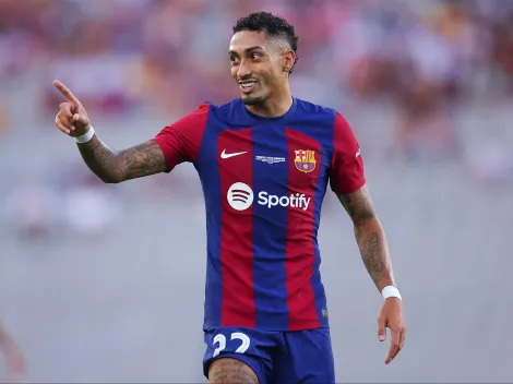 Clube inglês tem o interesse na contratação de Raphinha, que tem perdido espaço com Xavi