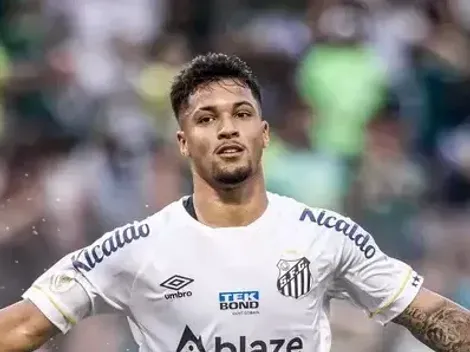 Torcida do Santos é surpreendida com possível saída de atacante e faz último pedido para o clube.