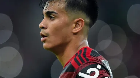 Torcida do Flamengo 'descobre' situação de Reinier na Europa - Foto: Thiago Ribeiro/AGIF
