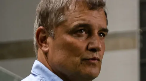 Foto: Gilson Lobo/AGIF - Diego Aguirre comandando o Santos em partida pelo Campeonato Brasileiro