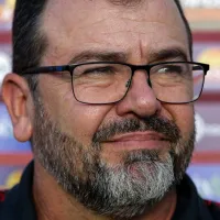 Enderson Moreira ‘surge’ no Coritiba com concorrência e torcida alviverde dá o aval