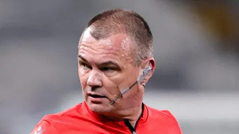 MG - BELO HORIZONTE - 22/11/2023 - BRASILEIRO A 2023, CRUZEIRO X VASCO - O arbitro Leandro Pedro Vuaden durante partida entre Cruzeiro e Vasco no estadio Mineirao pelo campeonato Brasileiro A 2023. Foto: Gilson Lobo/AGIF