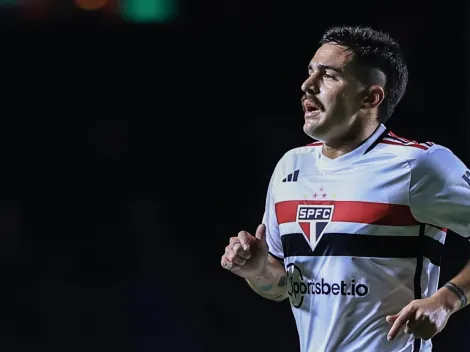 Torcida do São Paulo faz "lista de dispensa" de jogadores para a próxima temporada