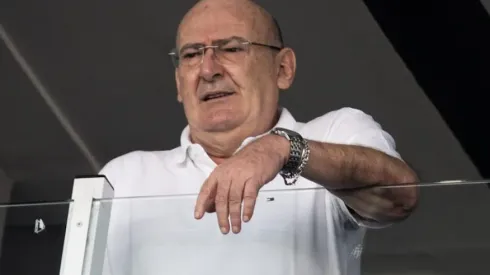 Andrés Rueda, presidente do Santos, durante partida contra o Botafogo no estadio Vila Belmiro pelo campeonato Brasileiro A 2023. Foto: Abner Dourado/AGIF