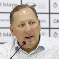 John Textor critica Torcida Organizada abertamente após ato violento contra elenco do Botafogo