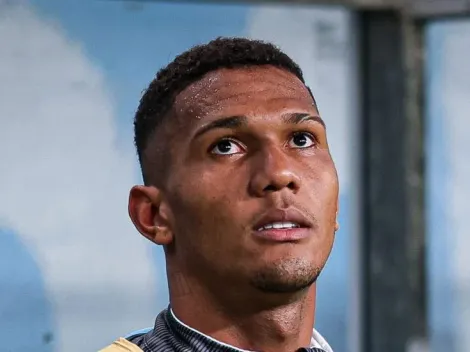 Adriel vira problema mesmo longe e preocupa diretoria do Grêmio
