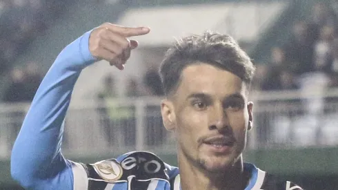 Ferreirinha não vai seguir no Grêmio. Foto: Gabriel Machado/AGIF