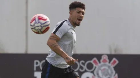 Douglas Augusto em treino pelo Corinthians - Foto: Daniel Augusto Jr./ Ag. Corinthians