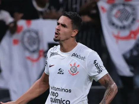 Veríssimo ‘pula de alegria’: Mano Menezes fica sabendo de estatística curiosa do ataque do Corinthians
